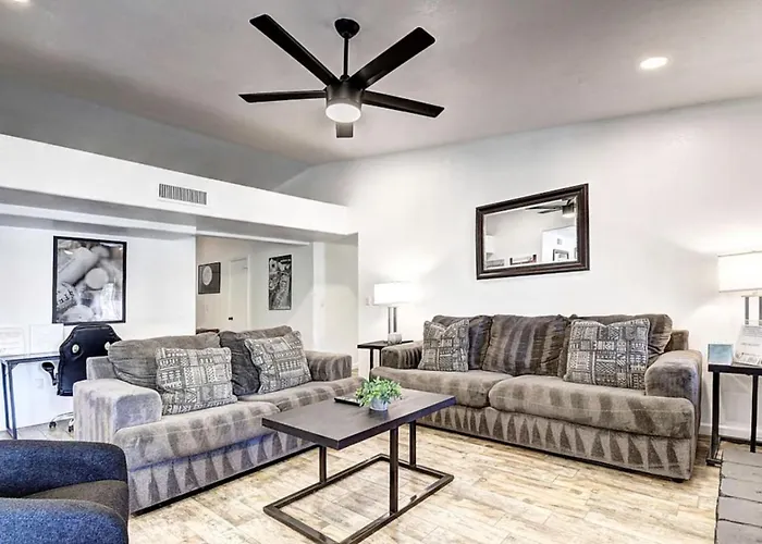 Scottsdalestays 6br-pool-spa-theater-events-golf. *