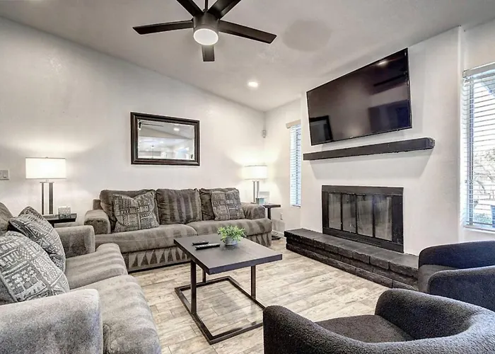 Scottsdalestays 6br-pool-spa-theater-events-golf.